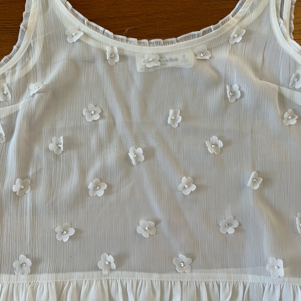 💟Abercrombie & Fitch💟 White Ruffled Camisole. Size M - Picture 3 of 4